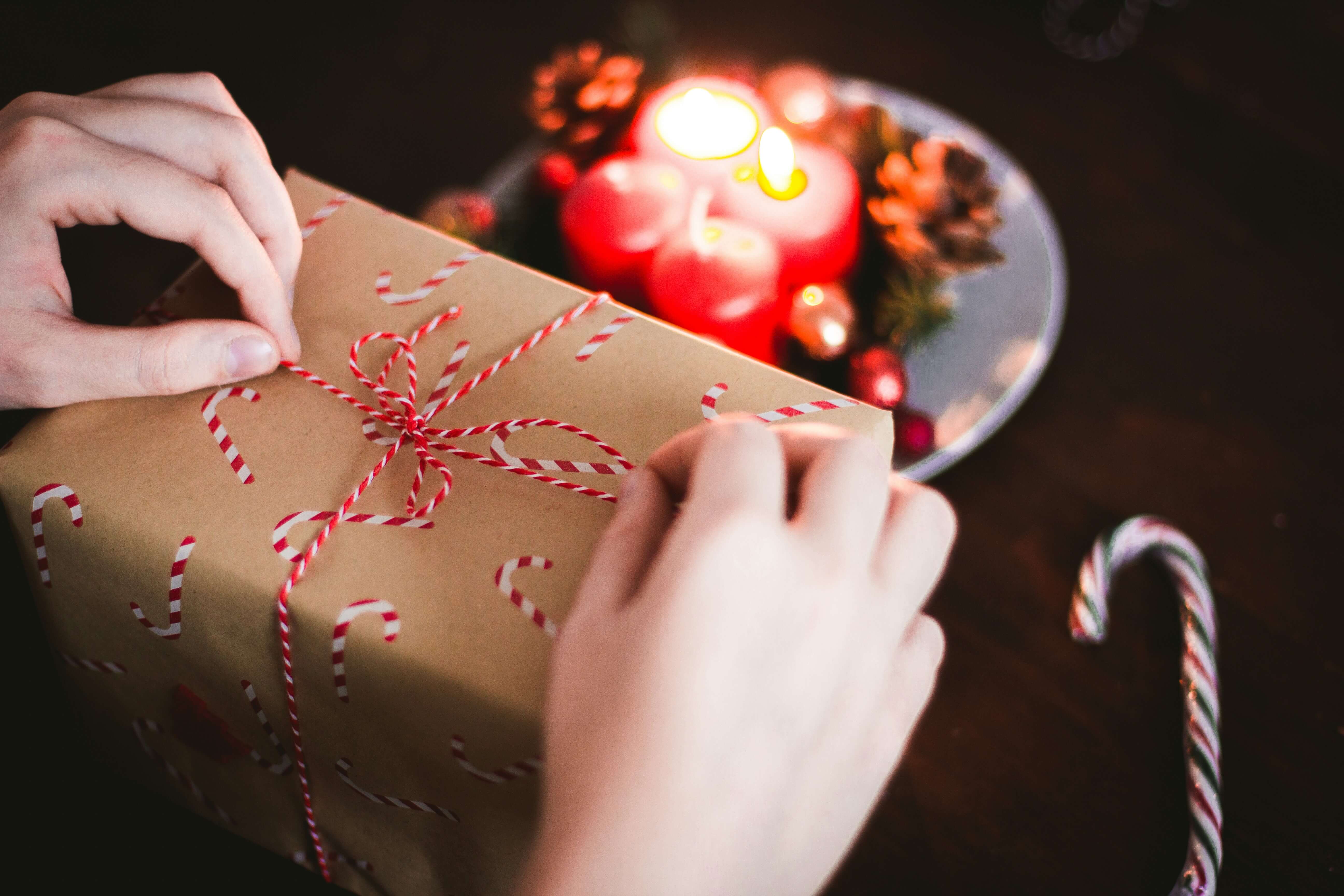 How to Make a Gift Bag Out of Wrapping Paper - Posh Paper